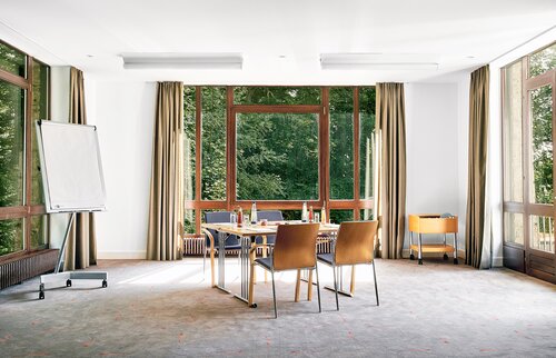 Weiterbildung im Bereich Immobilienverwaltung: Unsere Lernräume in der IHK Akademie Westerham. 