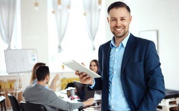 Teilnehmende der Weiterbildung Westerhamer Wirtschaftsmediator/-in IHK in moderner Büroumgebung – Qualifizierung für professionelle Konfliktlösung und Mediation in Wirtschaft und Organisation