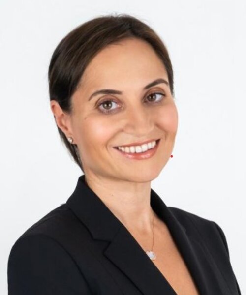 Gülay Tasli 