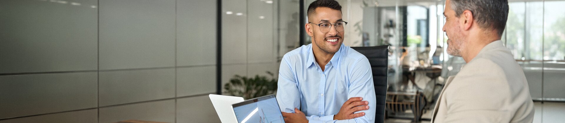 Digitale/-r Innovations- und Produktmanager/-in IHK Weiterbildung: Beratungsgespräch zu Innovation, Produktmanagement und digitalen Lösungen.