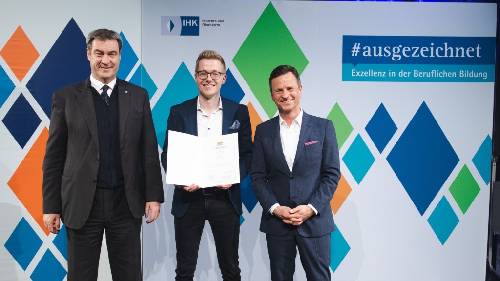 Konstantin Graf mit Ministerpräsident Dr. Markus Söder und IHK-Geschäftsführer Dr. Manfred Gößl | © Andreas Gebert / IHK München und Oberbayern