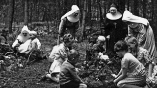 Westerham Historie: Ostersuche im Wald