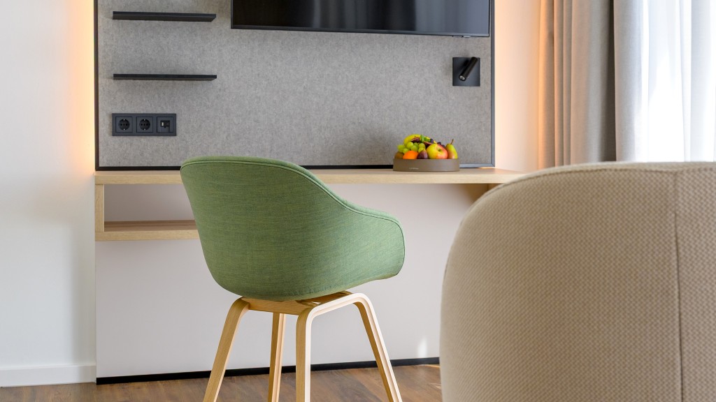 Gemütlicher Schreibtisch im Doppelzimmer
