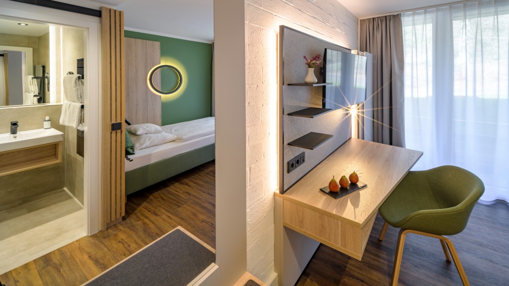 ihk_akademie_westerham_neue_zimmer_einzelzimmer_spiegel_2